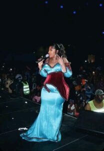 Mariam Bah triomphe au Parc des Expositions : quand la culture malienne rayonne à l’international .