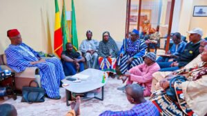 Kurukan fuga au cœur de la revitalisation culturelle : le Ministre Mamou Daffé reçoit les organisateurs du festival international.