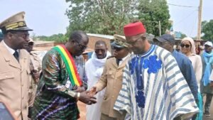 Mobilisation exceptionnelle à Ouélessébougou pour le passage de la mascotte de la Biennale artistique 2027 .