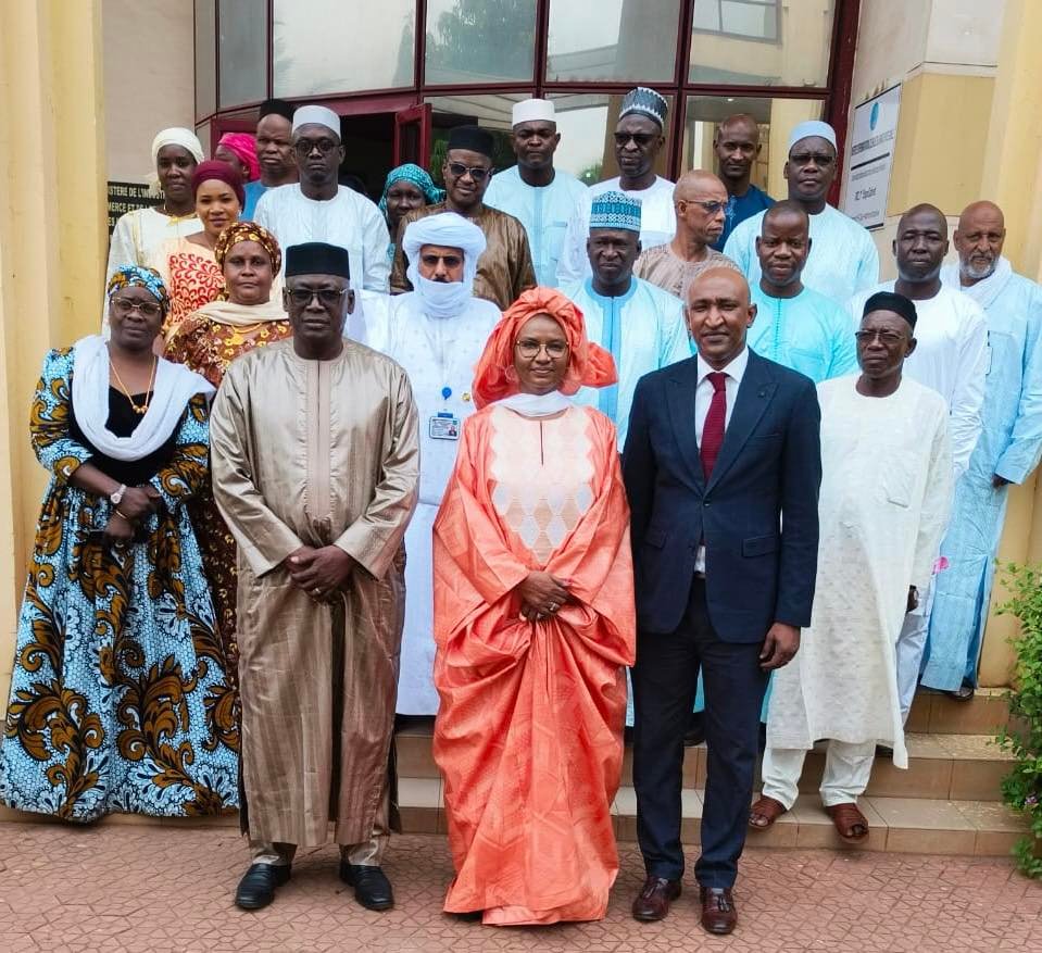 Aïd El-Fitr : une cérémonie de vœux placée sous le signe de l’engagement et de la cohésion au ministère de l’Entrepreneuriat .