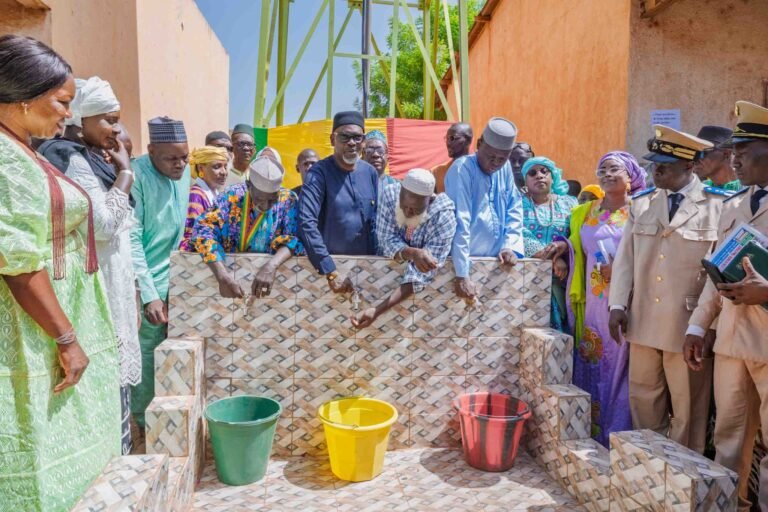 Accès à l’eau potable : deux nouveaux forages inaugurés en Commune VI de Bamako .