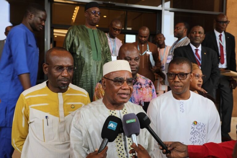 Bamako accueille la 14ᵉ Commission tripartite Mali–Burkina Faso–HCR sur le rapatriement des réfugiés .