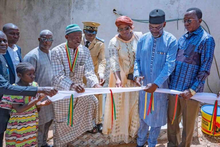 Accès à l’eau potable : deux nouveaux forages inaugurés à Bamako au bénéfice des populations de Taliko Hèrèmakono et Samè Nord .