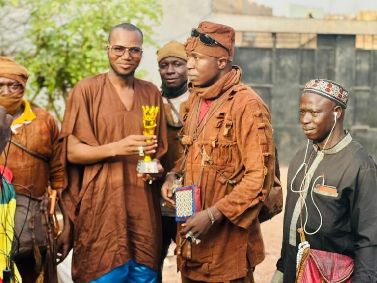 Reconnaissance et patriotisme : Abdalah Togo offre deux champs de 5 hectares à Noël Téssougué et Korka Guindo dit « Marteau »