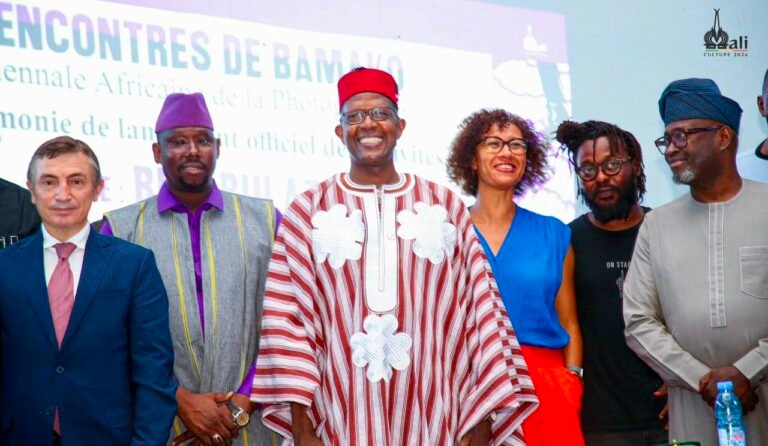 Rencontres de Bamako : la 15ᵉ Biennale africaine de la photographie officiellement lancée .