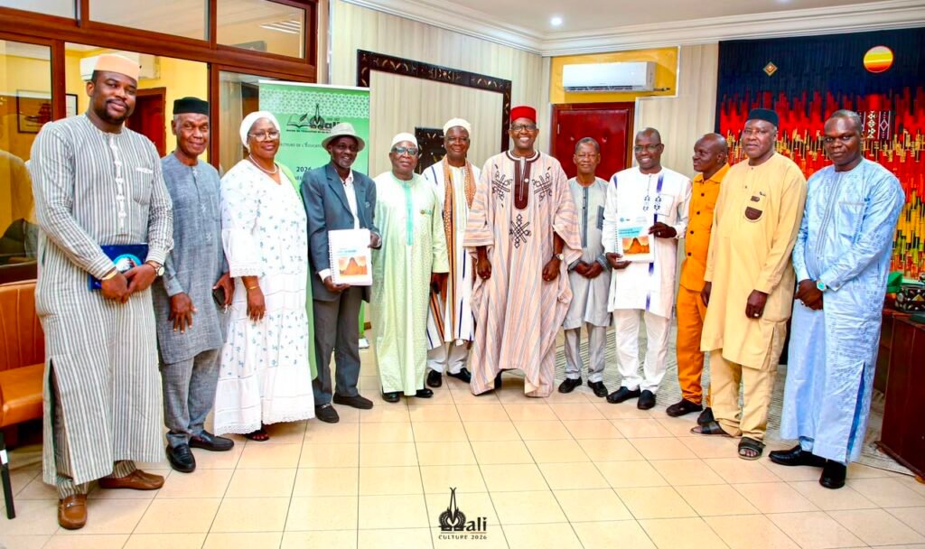 Remise officielle des curricula « Maaya ni Danbé » : une nouvelle étape dans l’intégration des valeurs sociétales à l’école malienne .