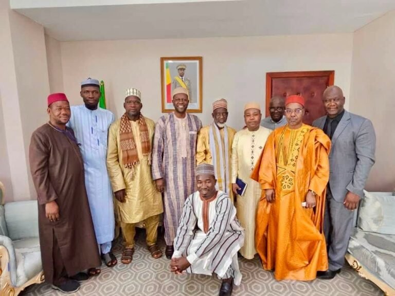 Lutte contre les discours de haine : le ministère des Affaires religieuses renforce son partenariat avec le Haut Conseil Islamique du Mali .