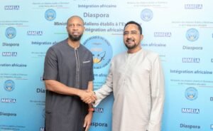 Forum international de la diaspora 2026 : le ministre Mossa Ag Attaher échange avec Seydou Keïta sur les enjeux de l’investissement de la diaspora .
