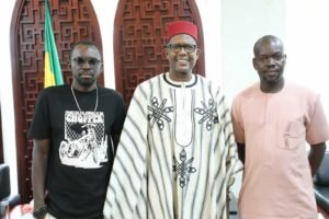 Art contemporain : le Centre Makôrô présente sa vision au ministre Mamou Daffé .