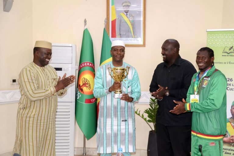 Le Premier ministre reçoit les champions d’Afrique de rugby de la Zone B de l’UFOAR .